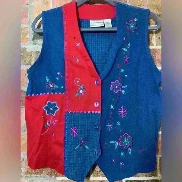 Vintage 90’s Grandma Sweater Vest With Flowers - Picture 2 of 4